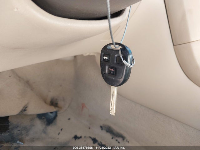 2005 LEXUS ES 330 VIN: JTHBA30G755111299