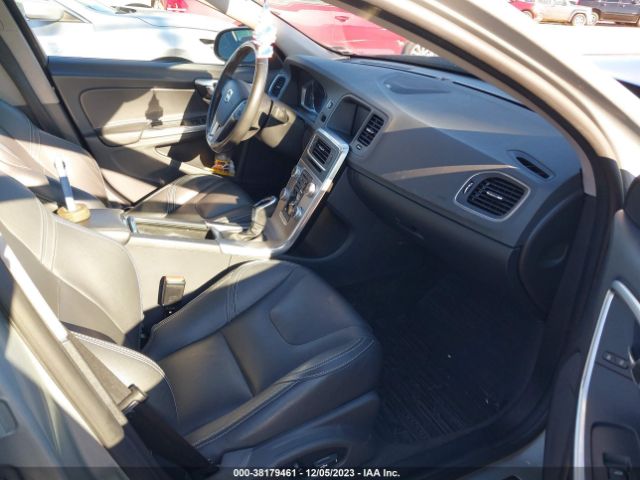 2018 VOLVO S60 YV140MTL3J2453379 Photo 4