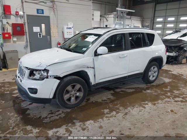 Jeep Compass Latitude 2016 1C4NJCEA9GD766821 Image 2