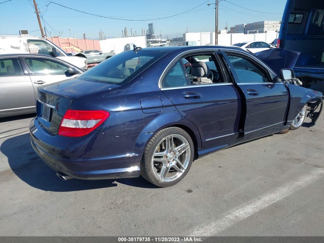 2008 MERCEDES-BENZ C 300 SPORT/LUXURY/ VIN: WDDGF54X18F070834
