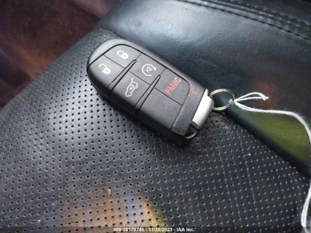 1C4RJFCG8FC214256 Jeep Grand Cherokee Overland