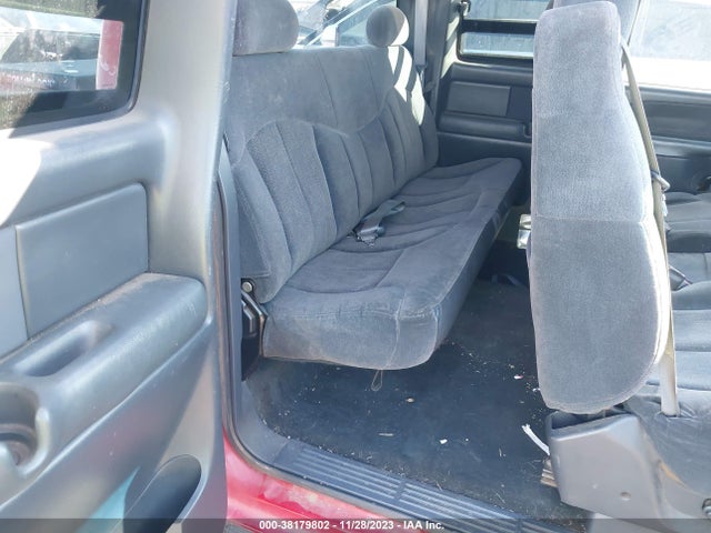 2000 CHEVROLET SILVERADO 1500 LS VIN: 2GCEC19VXY1241436