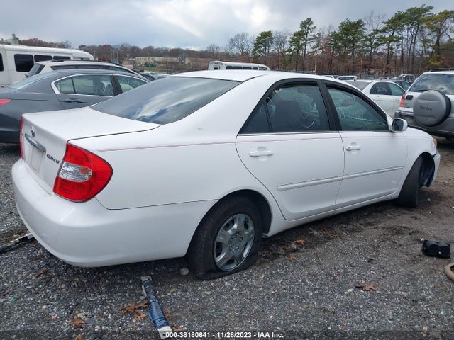 2004 TOYOTA CAMRY LE VIN: 4T1BE32K94U309521