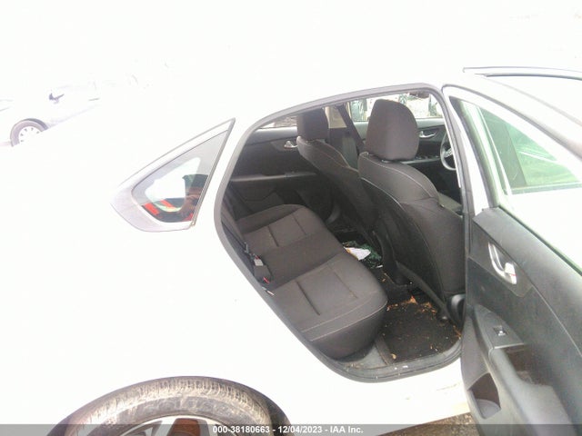 2019 KIA FORTE LXS VIN: 3KPF24ADXKE104843