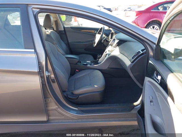 2014 HYUNDAI SONATA SE VIN: 5NPEC4AC2EH844340