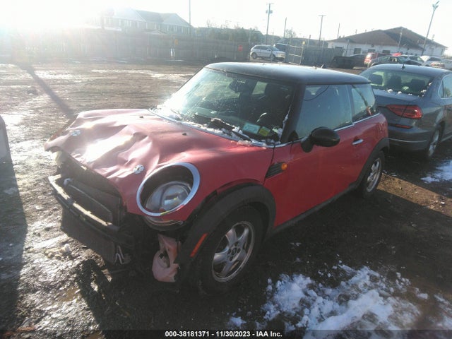 2008 MINI COOPER WMWMF33598TU64632 Photo 1