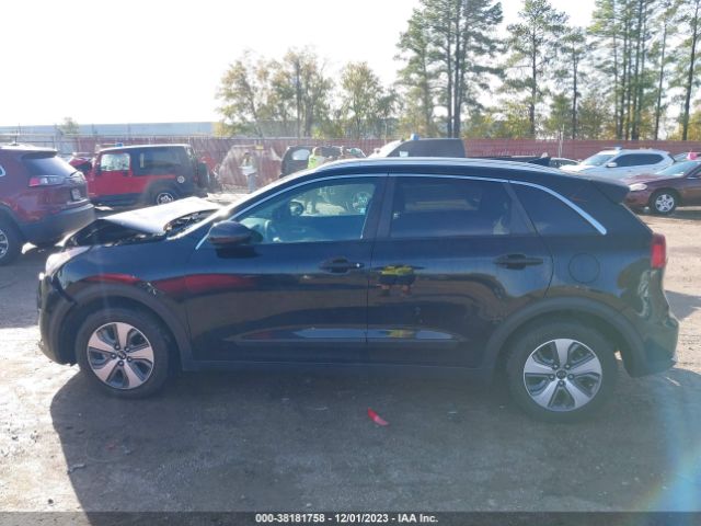 KNDCB3LC2K5233544 KIA NIRO LX