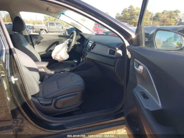 KNDCB3LC2K5233544 KIA NIRO LX