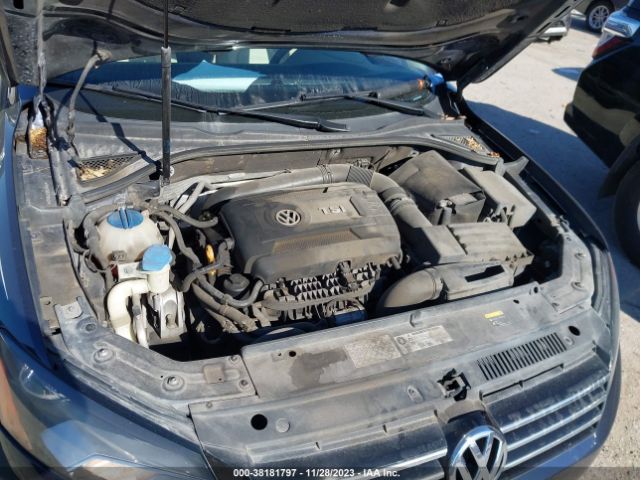 1VWBT7A32FC068497 Volkswagen Passat 1.8t Se