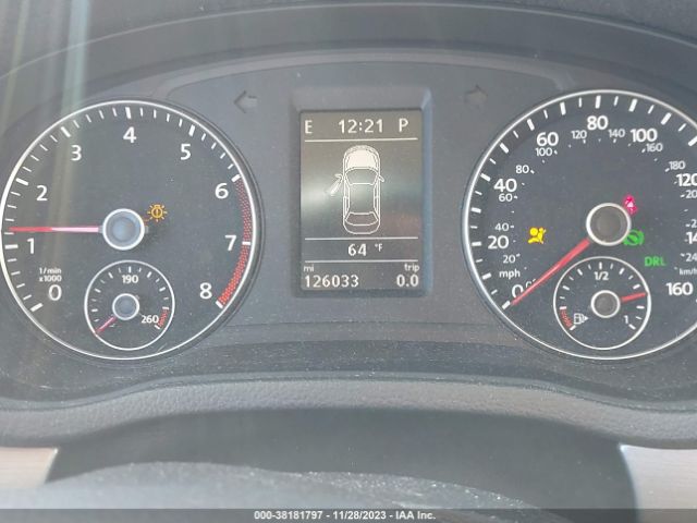 1VWBT7A32FC068497 Volkswagen Passat 1.8t Se