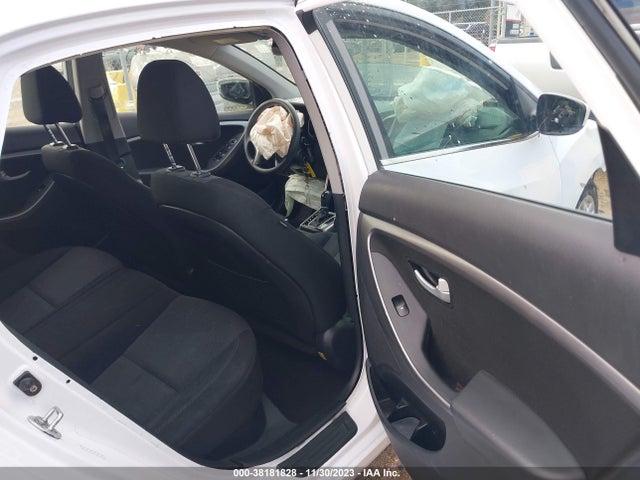 2017 HYUNDAI ELANTRA GT VIN: KMHD35LH3HU381964