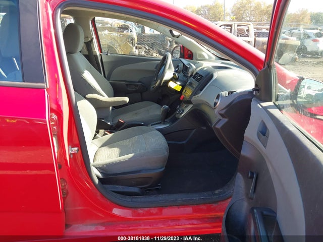 Chevrolet Sonic Ls Auto 2015 1G1JA6SH8F4159267 Image 5