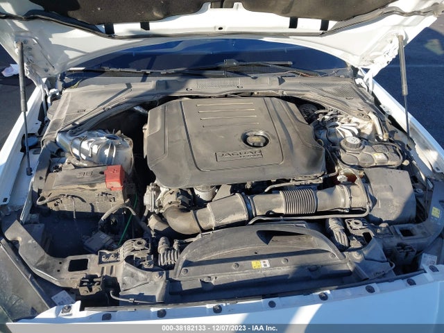 2017 JAGUAR XE SAJAD4BN0HA968728 Photo 9