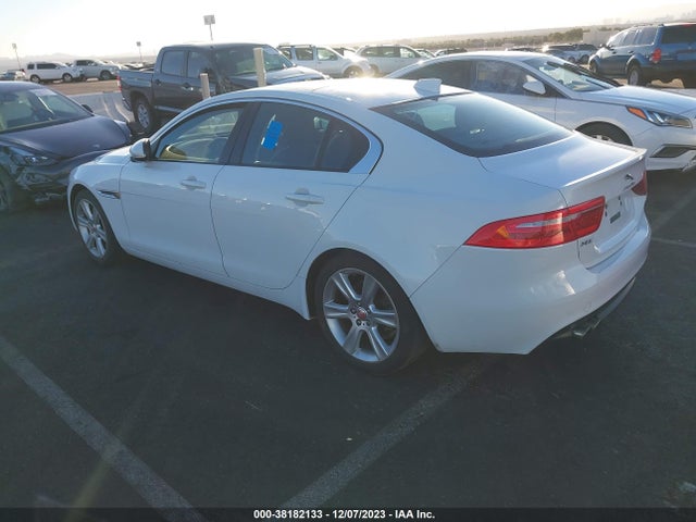 2017 JAGUAR XE SAJAD4BN0HA968728 Photo 2