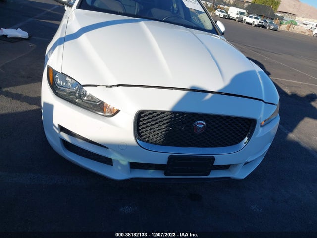 2017 JAGUAR XE SAJAD4BN0HA968728 Photo 5