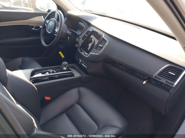 YV4L12PV0P1943742 Volvo Xc90 B5 Core