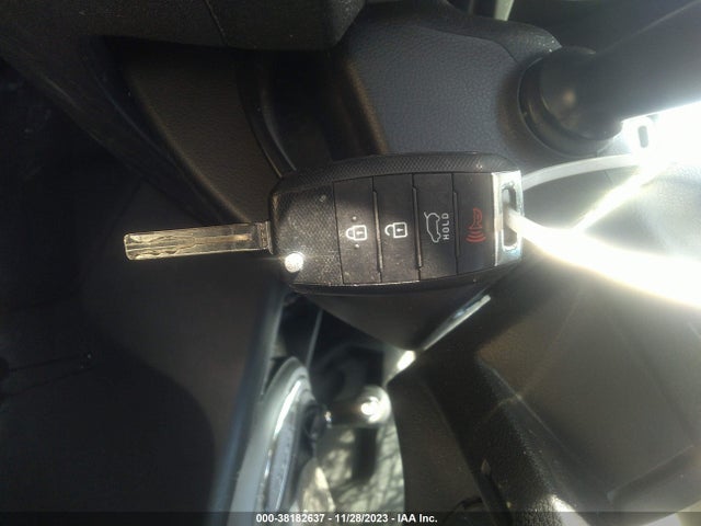 2015 KIA SPORTAGE LX VIN: KNDPB3AC9F7745204