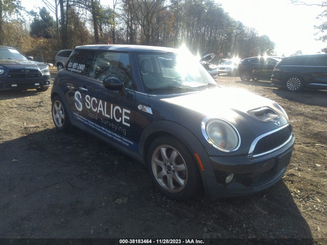 2009 MINI COOPER S WMWMF73549TW87556 Photo 0