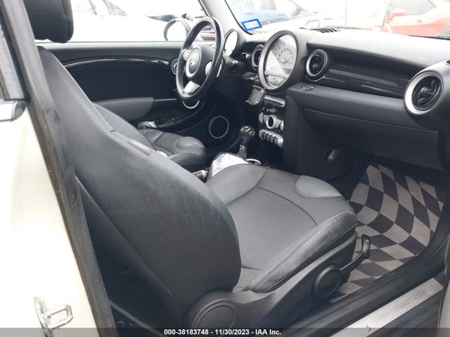 2009 MINI COOPER S WMWMF73539TW81652 Photo 4