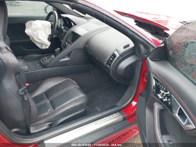 2017 JAGUAR F-TYPE SAJWJ6HL2HMK41671 Photo 4