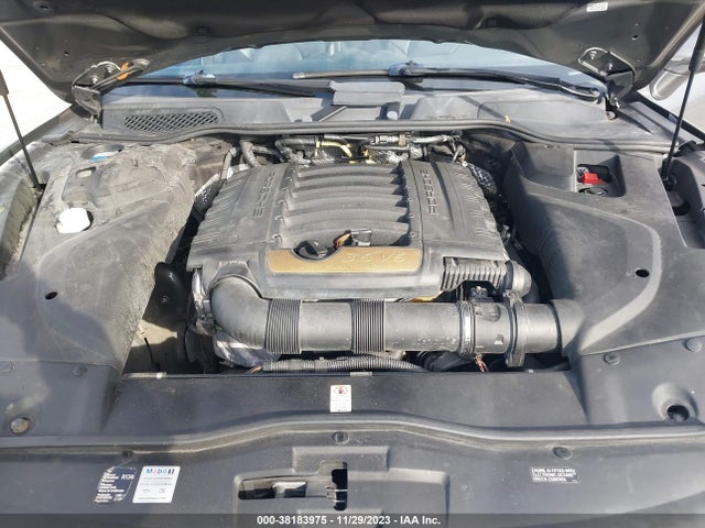 2016 PORSCHE CAYENNE WP1AA2A21GLA01758 Photo 9