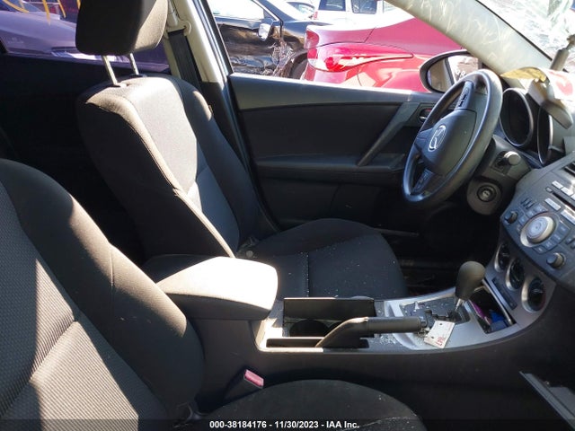 2011 MAZDA MAZDA3 I TOURING VIN: JM1BL1VG8B1457180