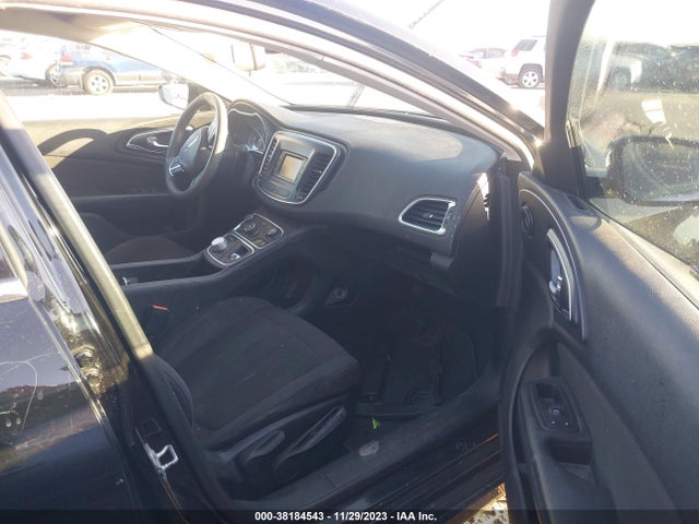 Chrysler 200 Limited 2015 1C3CCCABXFN653585 Image 5
