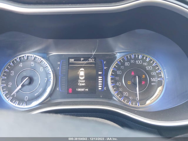 Chrysler 200 Limited 2015 1C3CCCABXFN653585 Image 7