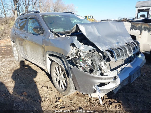 1C4PJLAB6GW137108 Jeep Cherokee Sport