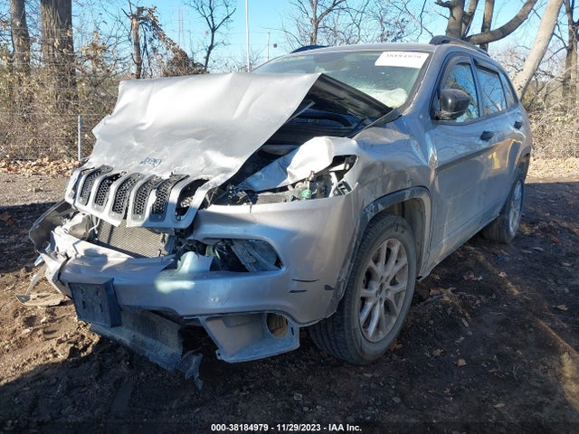 1C4PJLAB6GW137108 Jeep Cherokee Sport
