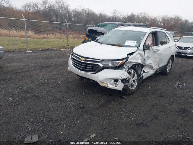 Chevrolet Equinox Premier 2018 2GNAXMEV8J6347782 Image 2
