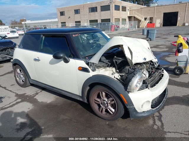2011 MINI COOPER WMWSU3C56BT098374 Photo 0