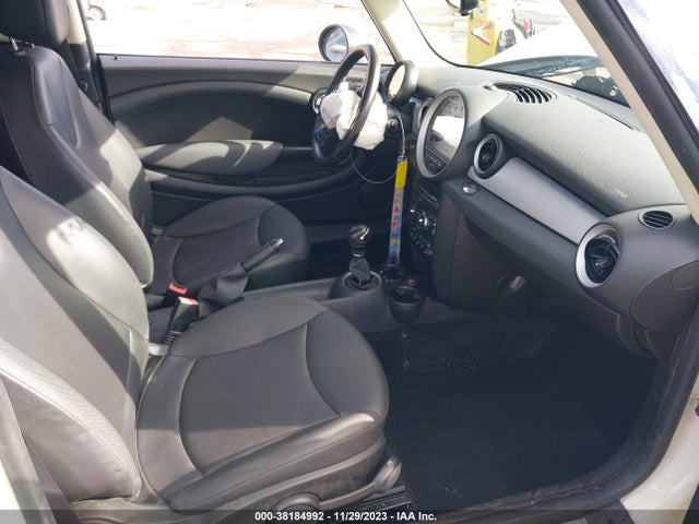 2011 MINI COOPER WMWSU3C56BT098374 Photo 4