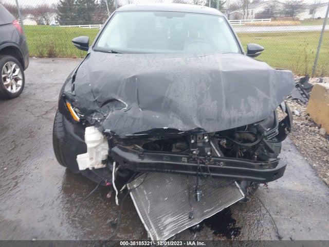 2018 VOLKSWAGEN PASSAT 2.0T SE VIN: 1VWBA7A39JC006481