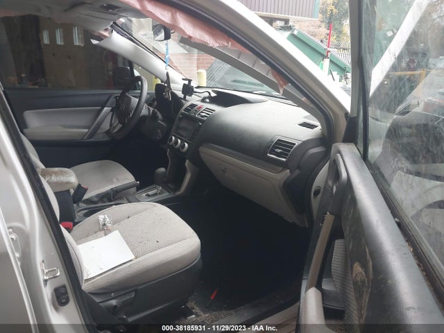 JF2SJAEC0JH553850 Subaru Forester 2.5i Premium
