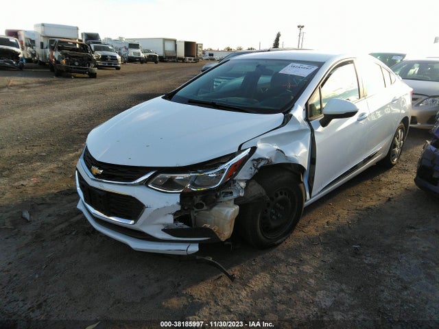 Chevrolet Cruze Ls Auto 2018 1G1BC5SM2J7181696 Image 2