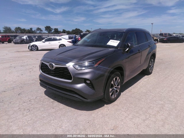 Toyota Highlander Xle 2021 5TDGZRAH7MS530739 Image 2