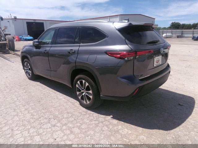 Toyota Highlander Xle 2021 5TDGZRAH7MS530739 Image 3