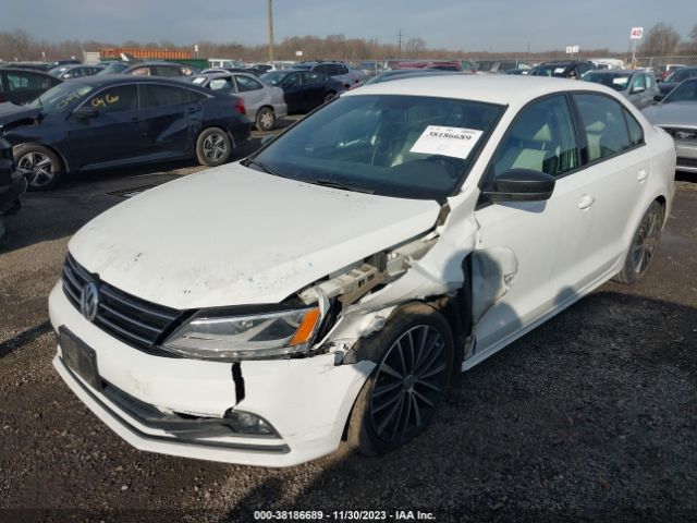 3VWB17AJ0GM272025 Volkswagen Jetta 1.8t Sport