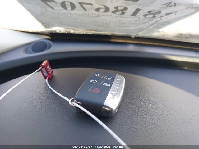 2017 JAGUAR XE SAJAD4BG2HA966948 Photo 10