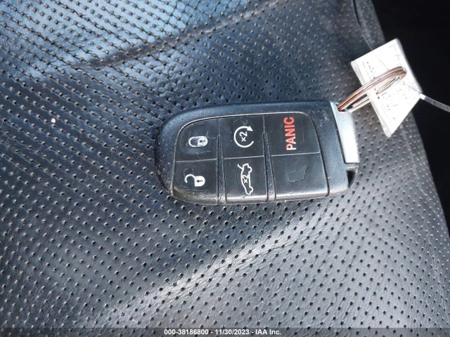 Chrysler 300C 2015 2C3CCAEG1FH867772 Image 11