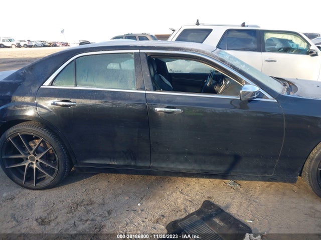 Chrysler 300C 2015 2C3CCAEG1FH867772 Image 13