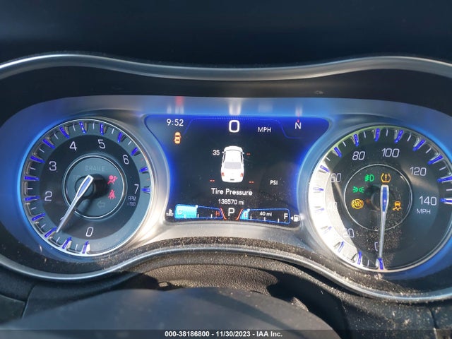 Chrysler 300C 2015 2C3CCAEG1FH867772 Image 7