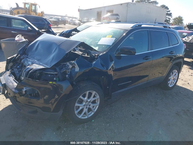 1C4PJLCB0HW616820 Jeep Cherokee Latitude Fwd