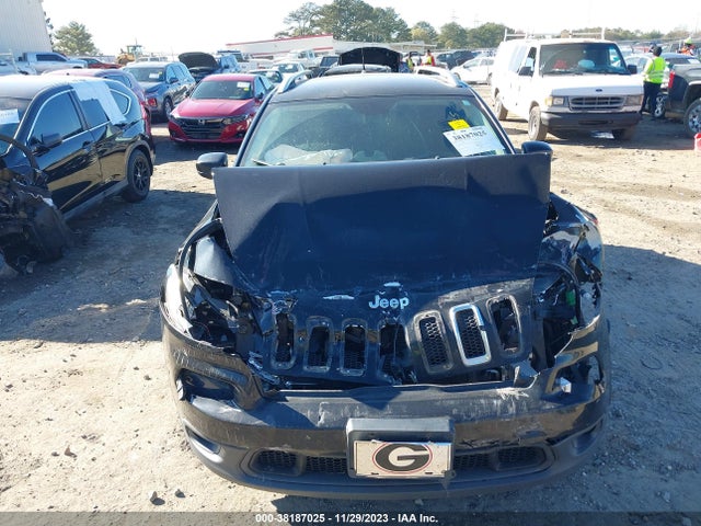 1C4PJLCB0HW616820 Jeep Cherokee Latitude Fwd