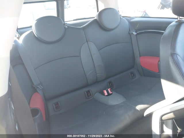 2010 MINI COOPER S CLUBMAN WMWMM3C5XATP93822 Photo 7