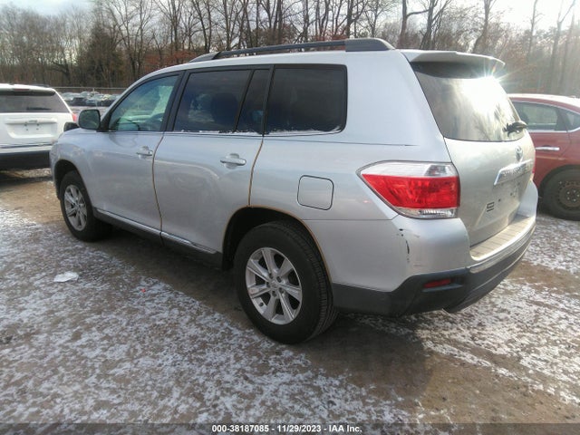 2011 TOYOTA HIGHLANDER BASE V6 VIN: 5TDZK3EH0BS032173