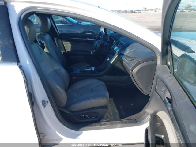 2017 FORD FUSION 3FA6P0VPXHR250875 Photo 4