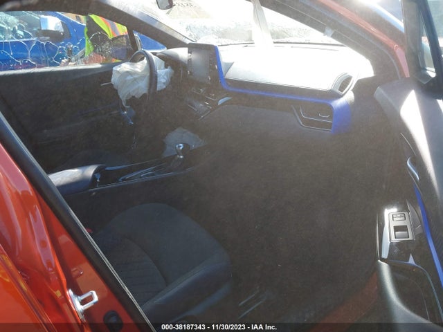 2020 TOYOTA C-HR XLE VIN: NMTKHMBX1LR110123