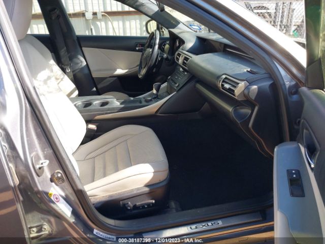 JTHBA1D28G5008947 Lexus IS 200T